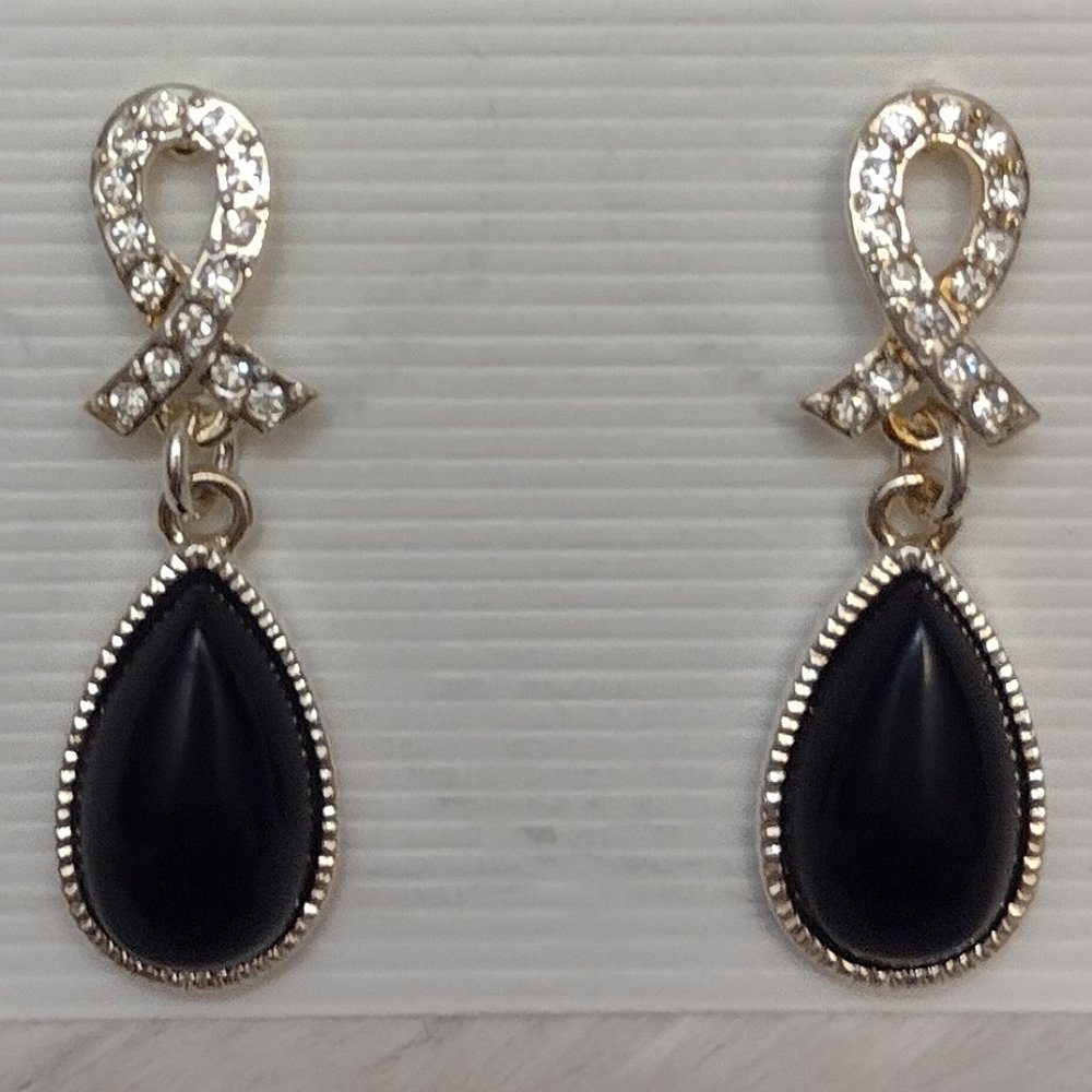 Dangle earrings